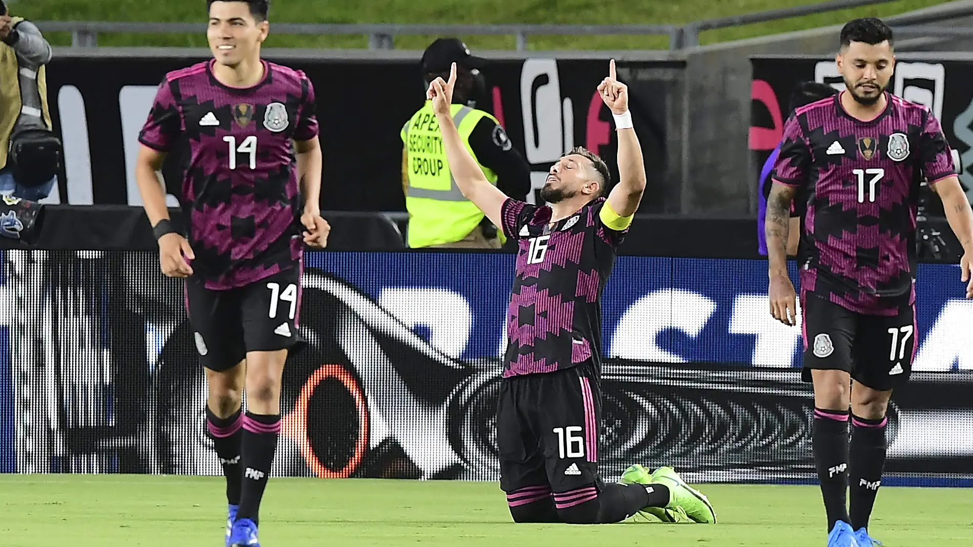 México goleó 4-0 a Nigeria